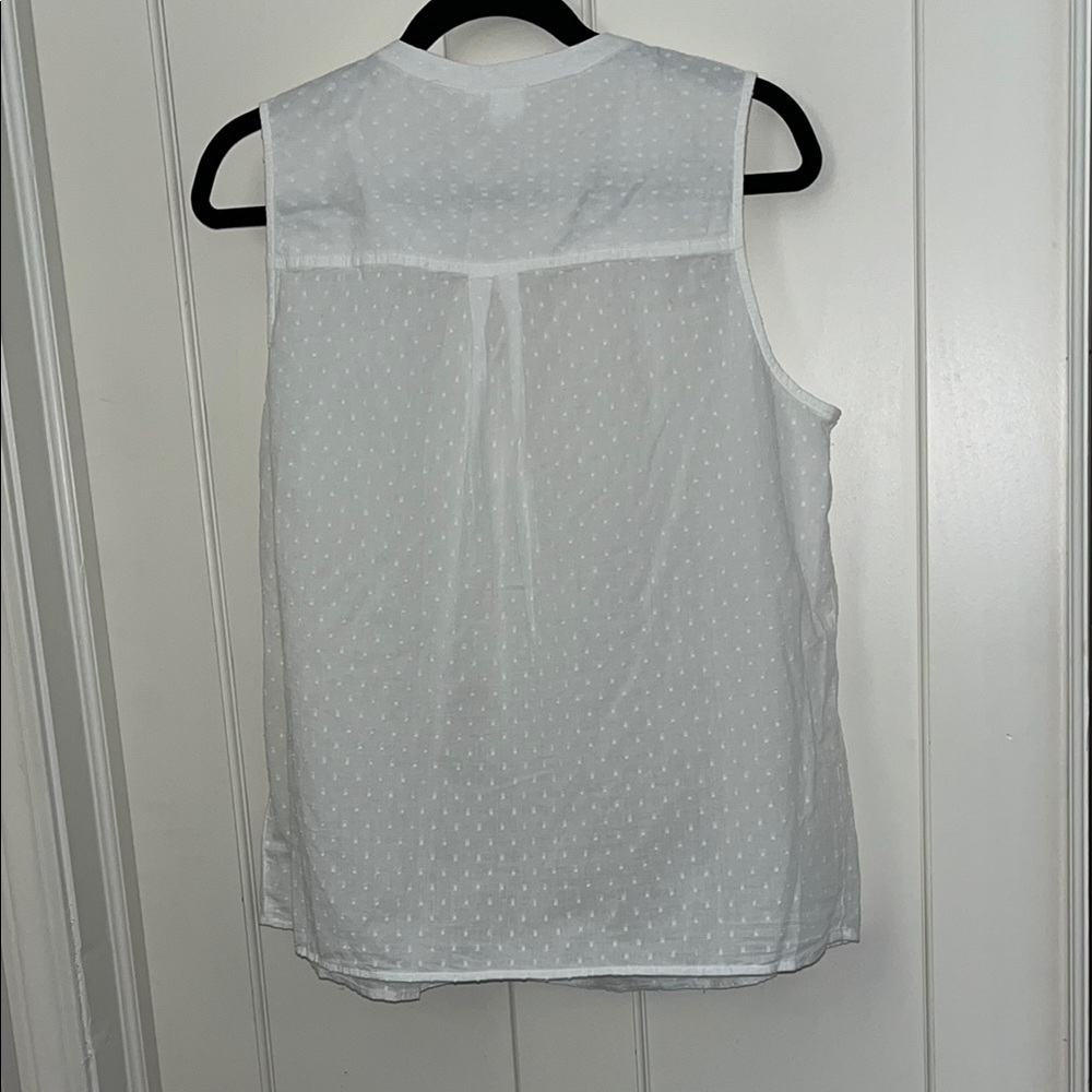 NWT GAP Factory Women's White Sleeveless PLEATED cotton Swiss for Blouse, M - Picture 4 of 5